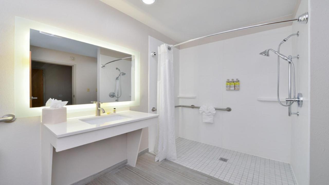 Holiday Inn Express Hotel & Suites La Place By Ihg Екстер'єр фото